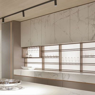 Empresas de cocinas comerciales con paneles laminados